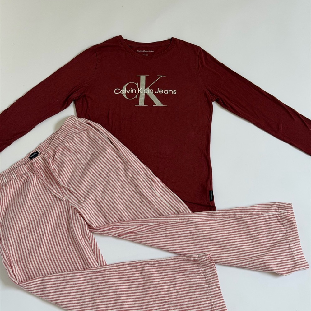 Holiday pajamas Calvin Klein Jeans Burgundy and gap body Striped Pajama Set